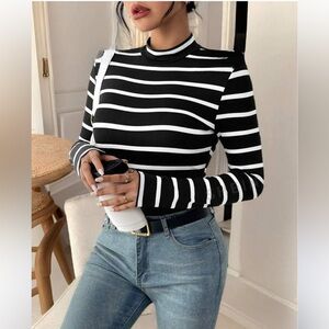 Black White Body‎ Contouring Long Sleeve Blouse